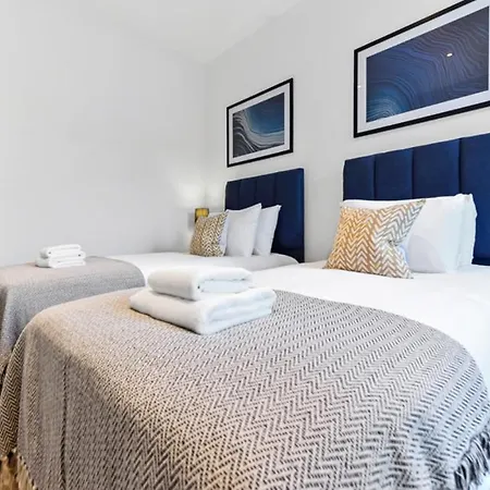 Huge, Brand-new Flat For Friends & Families!