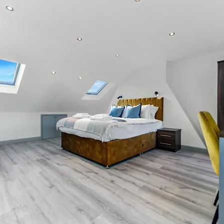 Apartment Huge, Brand-new Flat For Friends & Families! *