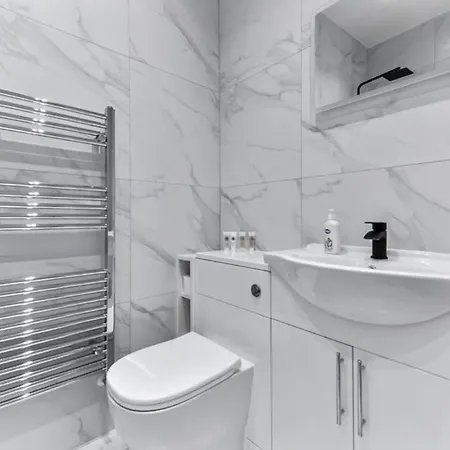Huge, Brand-new Flat For Friends & Families! *
