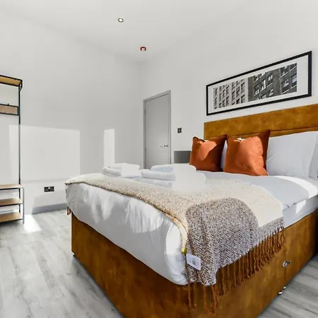 Apartment Huge, Brand-new Flat For Friends & Families! *