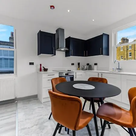 Huge, Brand-new Flat For Friends & Families! Apartment *