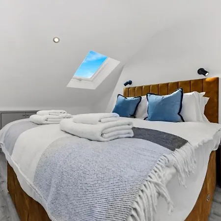 Apartment Huge, Brand-new Flat For Friends & Families! *