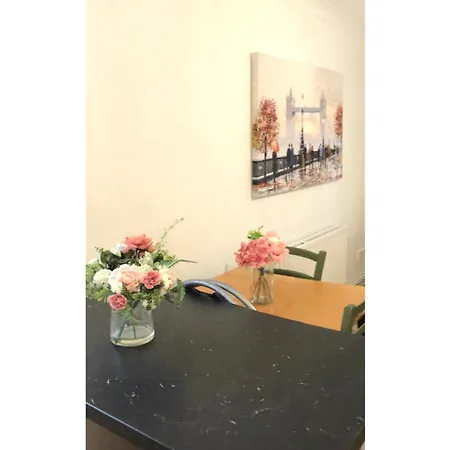 Apartment 2 Bed Flat Privite In Canada Water