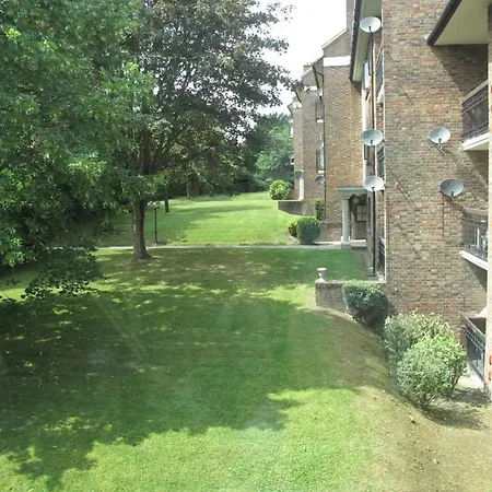 Stylish London Living With Free Parking In Super Host 5 Star Homestay Finchley