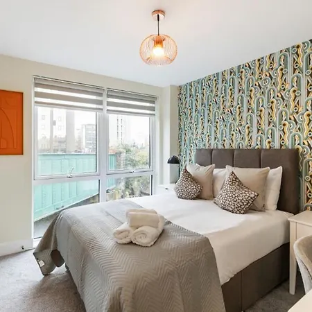 Your Home: 1br Flat With Modern Amenities Apartment *