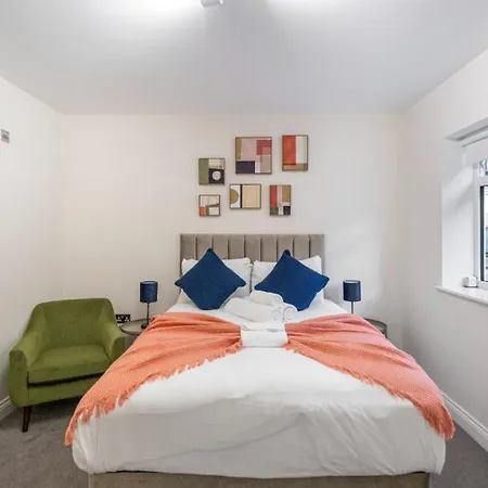 Apartment Tranquil Retreat In Hendon: Comfort & Style Await