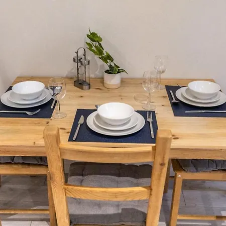 Tranquil Retreat In Hendon: Comfort & Style Await *