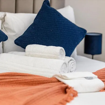 Apartment Tranquil Retreat In Hendon: Comfort & Style Await