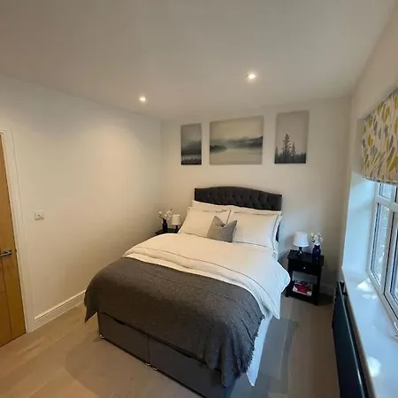 In Greater 2 Bedroom Apartment London