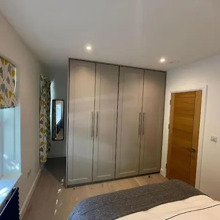 Apartment In Greater 2 Bedroom London