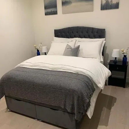 In Greater 2 Bedroom Apartment London