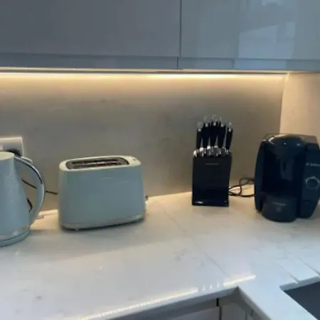 In Greater 2 Bedroom Apartment