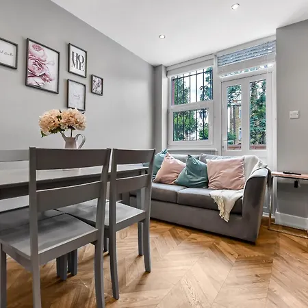 Lovely 2 Bedroom With Grill