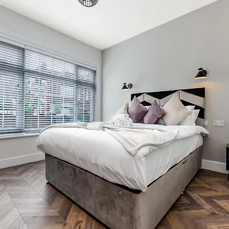 Apartment Lovely 2 Bedroom With Grill