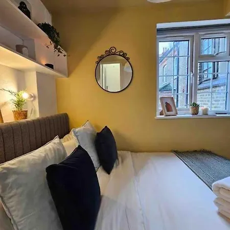 West Kensington Flat, Balcony London