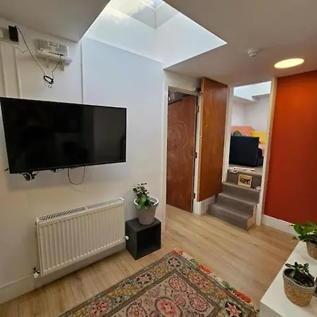 Apartment West Kensington Bright Flat London