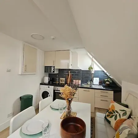 West Kensington Bright Flat London