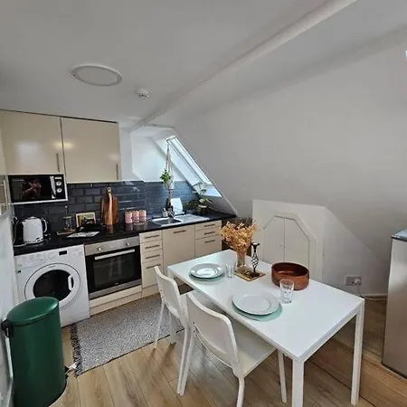 Apartment West Kensington Bright Flat London