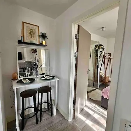 Stylish Putney Village Flat