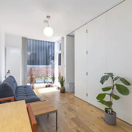 Spitalfields Market Garden Flat Apartment London