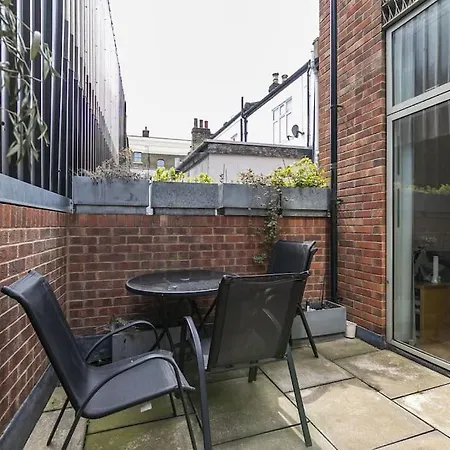 Spitalfields Market Garden Flat *