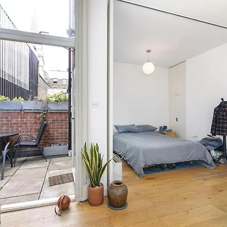 Spitalfields Market Garden Flat *