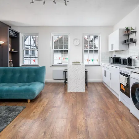 Stylish In The Heart Of Kingston Town Centre Apartment