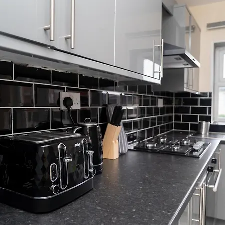 Holiday home Beautiful 4 Single Bedroom House Dagenham