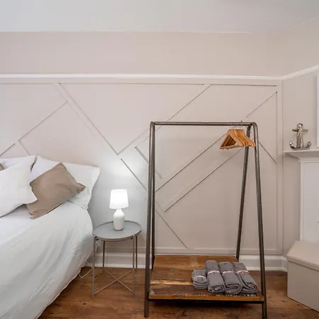Stylish In The Heart Of Kingston Town Centre Apartment