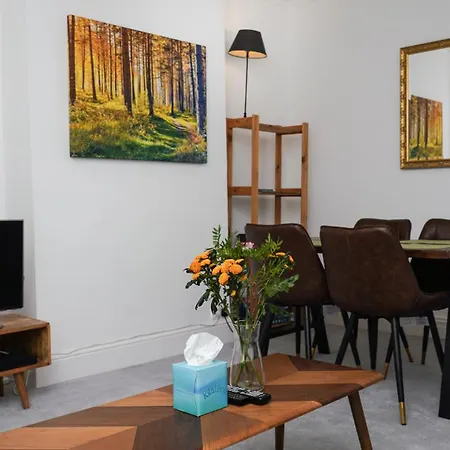 Lovely, Equipped Flat, Nr Tube
