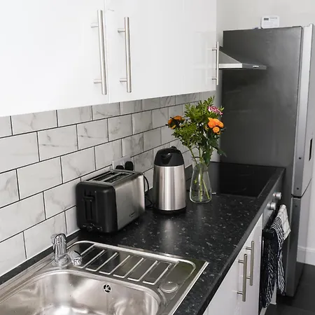 Apartment Lovely, Equipped Flat, Nr Tube *