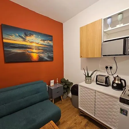 Fulham One Bedroom Flat Apartment *