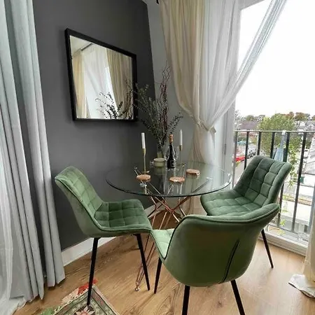 Cosy And Quiet One Bedroom Thames Flat