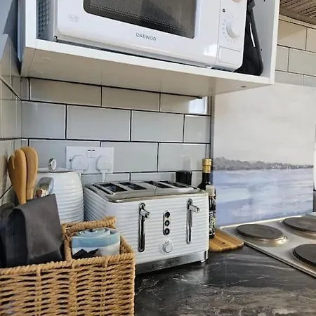 Cosy And Quiet One Bedroom Thames Flat Apartment