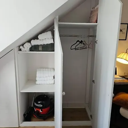 Cosy And Quiet One Bedroom Thames Flat * London