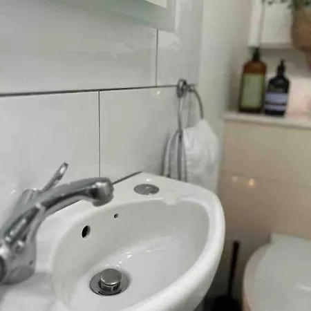 Charming Fulham Flat *