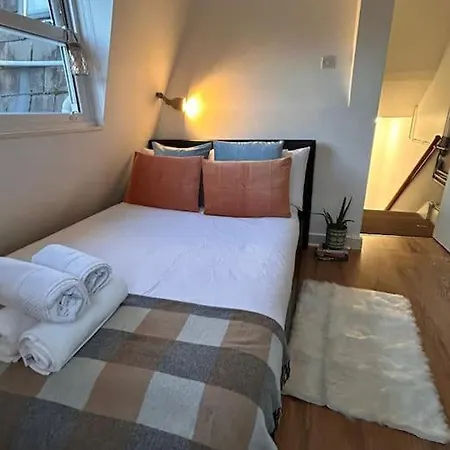 Apartment Charming Fulham Flat London