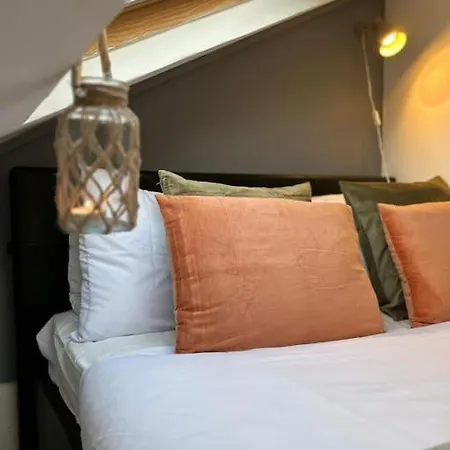 Charming Fulham Flat Apartment London