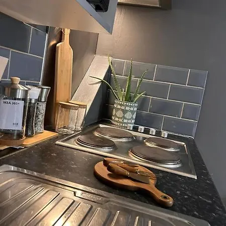 Charming Fulham Flat Apartment London