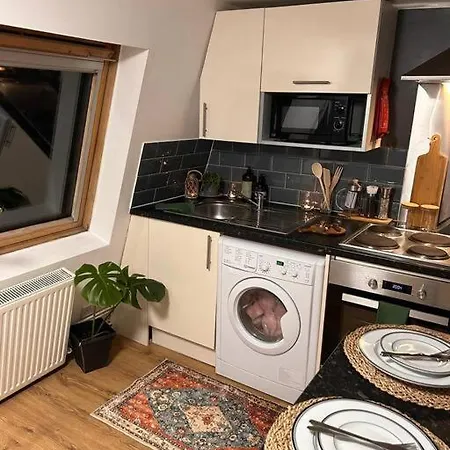 Charming Fulham Flat Apartment