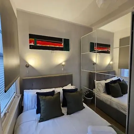 Beautiful And Spacious Flat * London