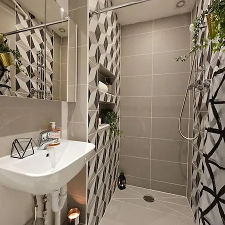 Apartment Beautiful And Spacious Flat *