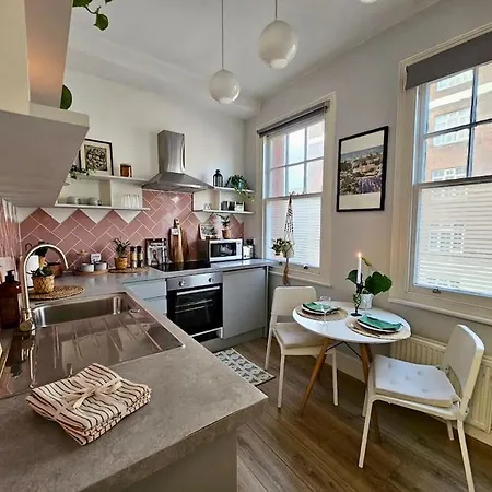 Beautiful And Spacious Flat Apartment *