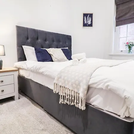 Apartment Stylish 1 Bedroom In