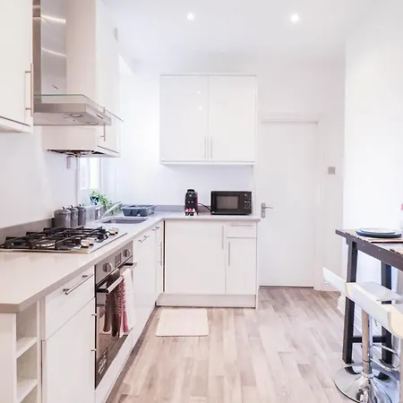 Stylish 1 Bedroom In Apartment