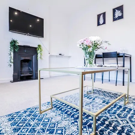 Apartment Stylish 1 Bedroom In