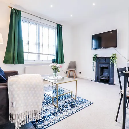 Stylish 1 Bedroom In Apartment