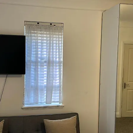 Homestay Wandsworth, South Deluxe King 3