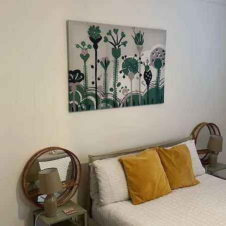 Wandsworth, South Deluxe King 3