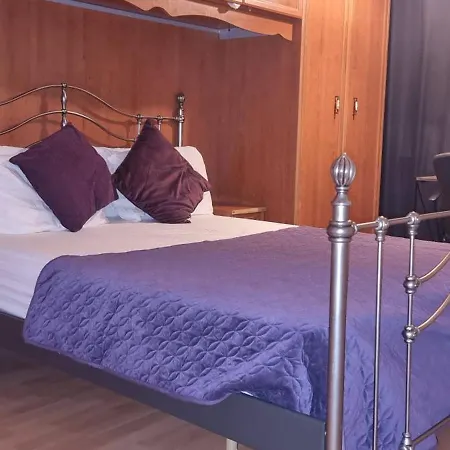 Apartment 4-bed In London
